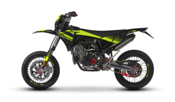 Fantic XEF 125 PERFORMANCE 2021 pieno